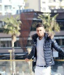 amis 5ab8c325d49bd.jpg