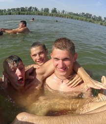 sleep  with boys 5ac3cc31ac043.jpg