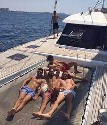 models and frends 5acc7f4e800c7.jpg