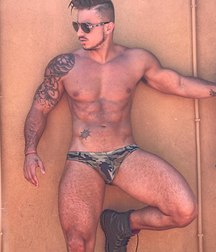 trop de sex mais wow 5ad2584c57fa9.jpg