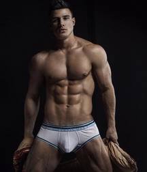trop de sex mais wow 5ad2584e7a03a.jpg