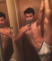 trop de sex mais wow 5ad2585f7c7da.jpg