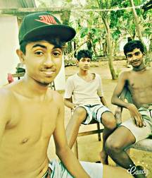 les amis de ma jeunesse 5adc82d7eddba.jpg