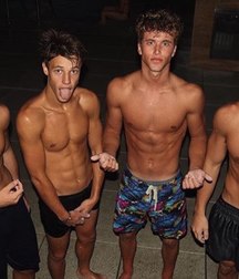 wowwww boyssss 5adf4ce7b4342.jpg