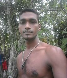 2 ou 3 amis sexy 5ae17f7755c42.jpg