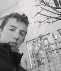 2 ou 3 amis sexy 5ae17fb44805e.jpg