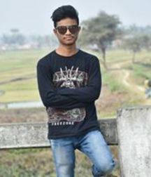 2 ou 3 amis sexy 5ae17fb6ddf7c.jpg