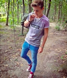 follow all boys 5ae1f31ee7713.jpg