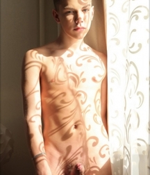 follow all boys 5ae1f32ddf2c0.jpg