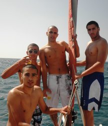 en bateau 5ae4d69c63e24.jpg