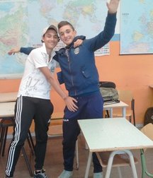 amis d'ecole 5ae6c56bb7baa.jpg