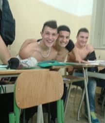 amis d'ecole 5ae6c576701ee.jpg