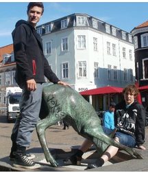 boys dogs & other animals 5ae96b2de5e3f.jpg