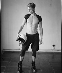 les plus beaux et sexy garçons 5af17af8717b8.jpg