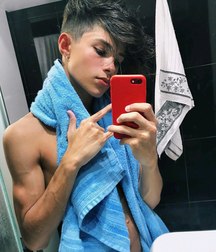 my cock is hard 5af59b9e4c929.jpg