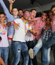 encore des jeunes amis 5af74d38cf1a6.jpg