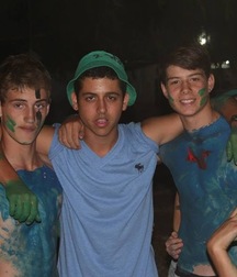 encore des jeunes amis 5af74d651861c.jpg