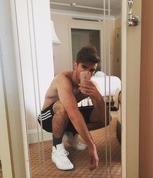 sunday sex boys 5af83af2dbf5d.jpg