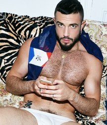 une petite branlette du soir 5b0b0d1d6b00c.jpg
