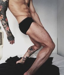 une petite branlette du soir 5b0b0d4b99553.jpg