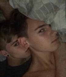 une petite branlette du soir 5b0b0d7eddfbc.jpg