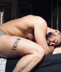 une petite branlette du soir 5b0b0d8ccd565.jpg
