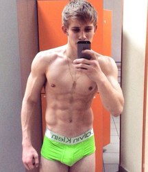 so nice boys 5b12b2970af85.jpg