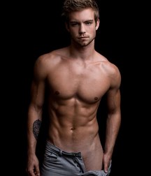 dustin and frends 5b15155df0add.jpg