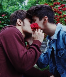 be in love 5b2baddd7fd4b.jpg
