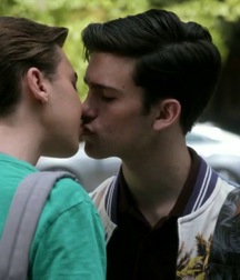 be in love 5b2badf24af47.jpg