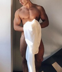 some hot boys 5b3143c8ebe13.jpg