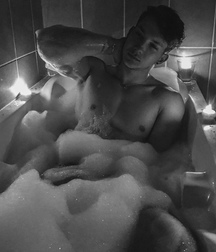 some hot boys 5b3143d20e513.jpg