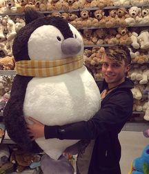 adam and frends 5b3c9838bcb71.jpg