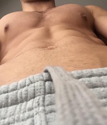 touchez moi la bite 5b3e2897bb8be.jpg