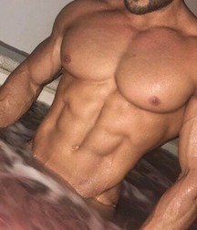 touchez moi la bite 5b3e28d15d497.jpg
