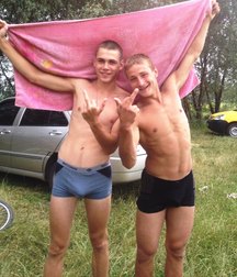 arrivent les russes 5b4b11f8bd85e.jpg