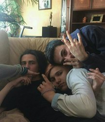 kiss to all  5b564167176b5.jpg