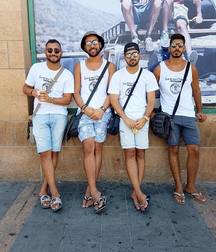 hommes en vacance 5b733cedc6b5b.jpg