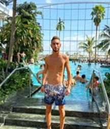 hommes en vacance 5b733d3a088d9.jpg