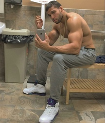 hommes en vacance 5b733d454a9a0.jpg