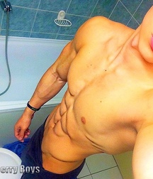 sunday sexy boys 5b7977093c147.jpg