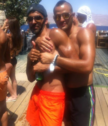 mike & frends 5b7b2f5742ed1.jpg