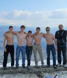 mike & frends 5b7b2faba5a5e.jpg