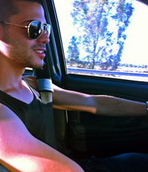 mike & frends 5b7b2fd0d3803.jpg