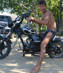sexy boys du mercredi 5b7d28cdbdfcc.jpg