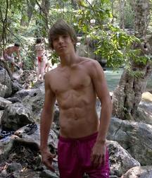 sexy boys du mercredi 5b7d28d0241a8.jpg