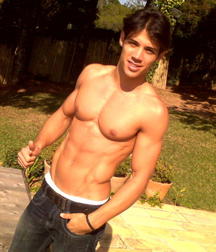 sexy boys du mercredi 5b7d28d308130.jpg