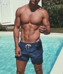 sexy boys du mercredi 5b7d28df2da47.jpg