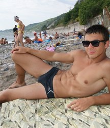 sexy boys du mercredi 5b7d28eeefbc3.jpg