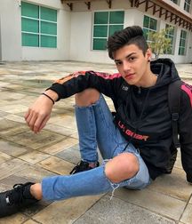 sexy boys du mercredi 5b7d28f6819ac.jpg